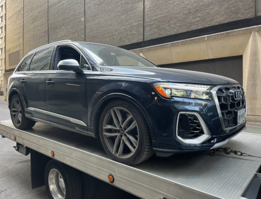 Manhattan Bridge Towing