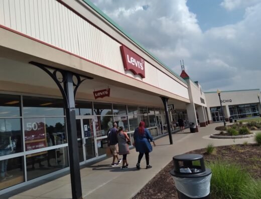 Finger Lakes Premium Outlets