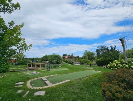 Mini Golf Gardens