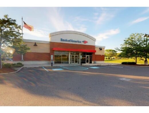 Bank of America (with Drive-thru ATM)