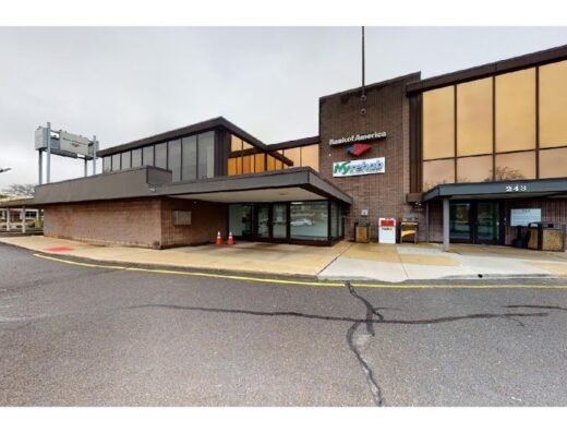 Bank of America (with Drive-thru ATM)