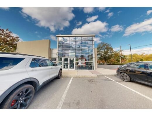 Bank of America (with Drive-thru ATM)