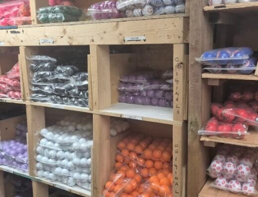 MINIATURE GOLF STORE