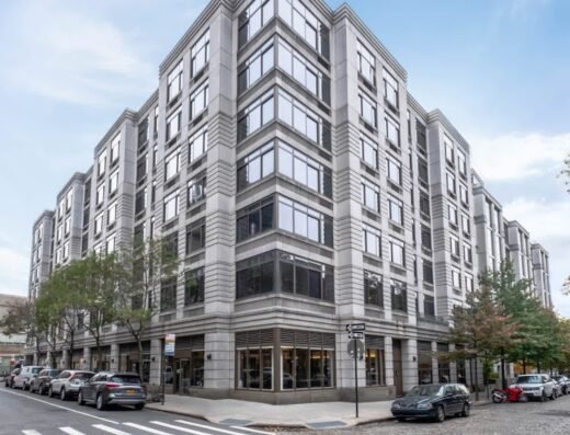 600 Washington Apartments