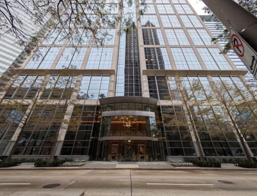 1401 McKinney St Garage