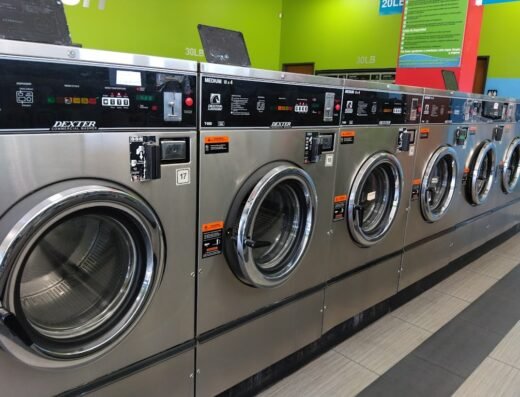 Max Wash Washateria Laundry Laundromat