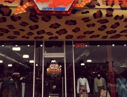Leopard Lounge