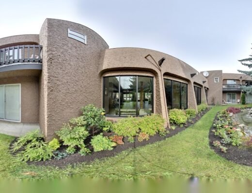 Divya Sutra Plaza and Conference Centre, Vernon, BC