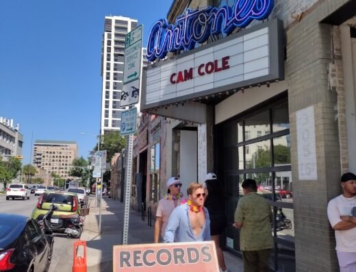 Big Henry’s Vinyl & Gifts